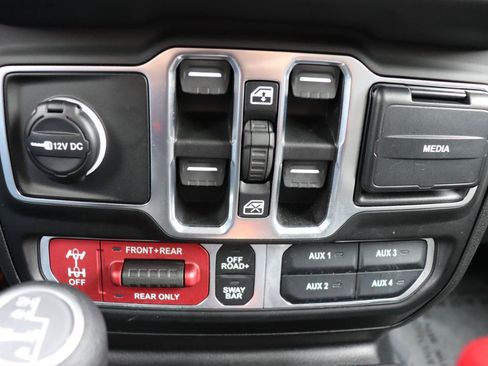 Used 2026 Jeep Wrangler Unlimited Rubicon AWD/4WD image 37