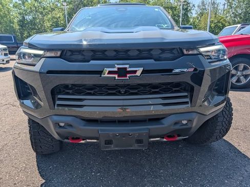 Used 2024 Chevrolet Colorado ZR2 w/ ZR2 Convenience Package III AWD/4WD image 3