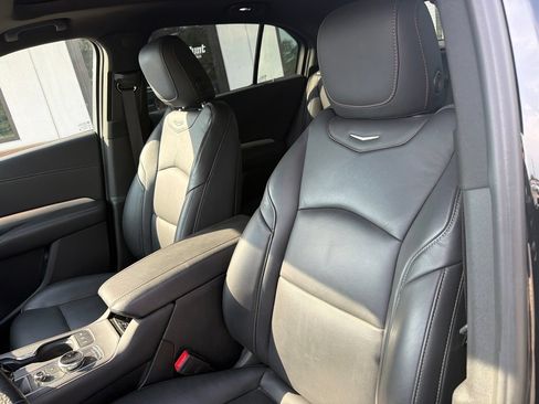 Used 2023 Cadillac XT4 Premium Luxury w/ Technology Package FWD image 3