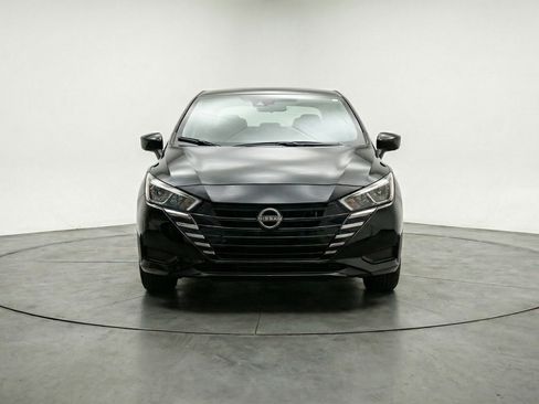 Used 2025 Nissan Versa SV image 2