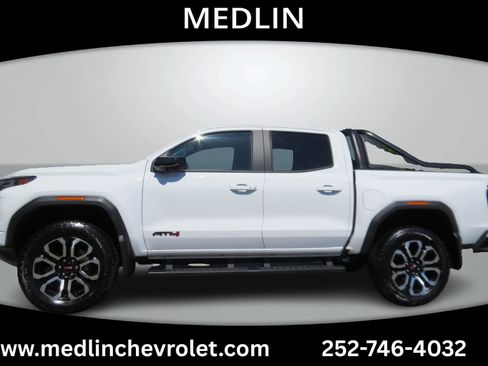 Used 2025 GMC Canyon AT4 w/ Nightfall Edition AWD/4WD image 5