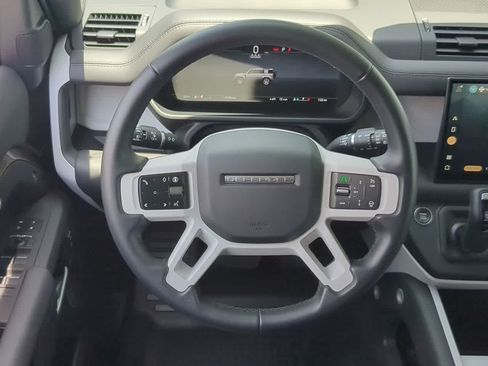 Certified 2025 Land Rover Defender 110 S AWD/4WD image 25