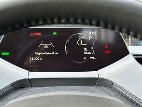 Used 2025 Toyota Prius LE FWD image 28