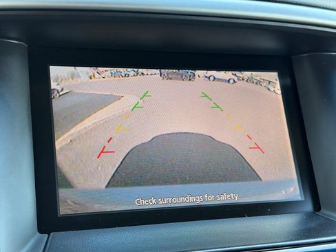 Used 2015 Nissan Pathfinder SV AWD/4WD image 19