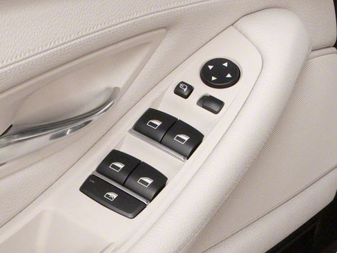 Used 2013 BMW 528i xDrive Sedan image 17