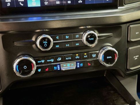 Used 2024 Ford F250 Lariat w/ Lariat Ultimate Package AWD/4WD image 16