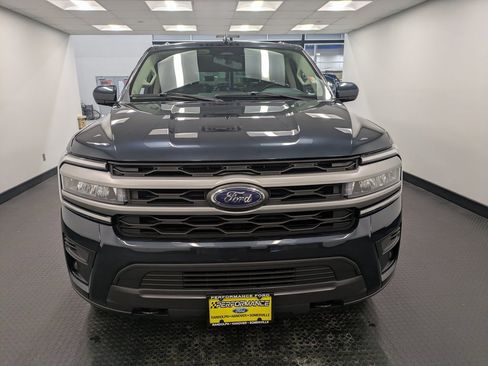 Used 2023 Ford Expedition XLT image 2
