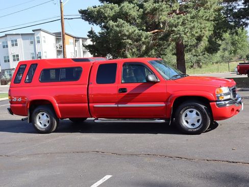 Used 2003 GMC Sierra 1500 SLT w/ SLT Preferred Equipment Group AWD/4WD image 2