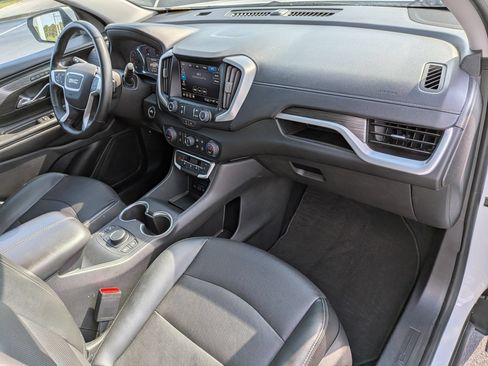 Used 2024 GMC Terrain SLT AWD/4WD image 39