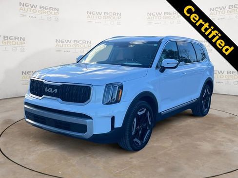 Used 2024 Kia Telluride EX w/ EX Captain's Chair Package image 1