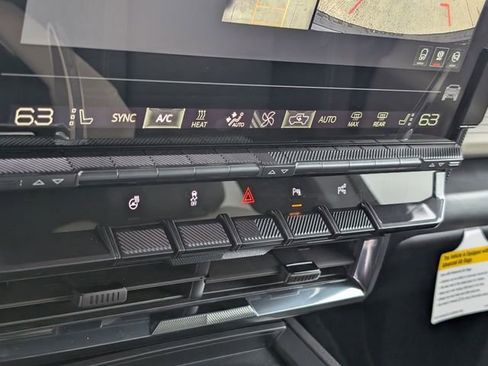 New 2026 GMC Hummer EV SUV AWD/4WD image 13