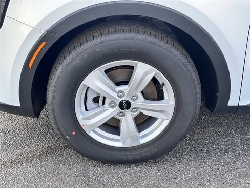 New 2026 Kia Sorento LX image 9