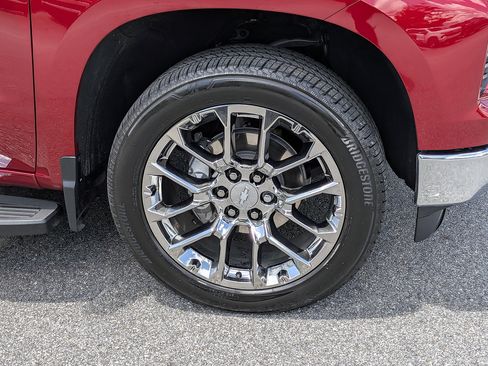 Certified 2025 Chevrolet Silverado 1500 High Country AWD/4WD image 10