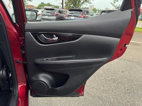 Used 2022 Nissan Rogue Sport SV AWD/4WD image 13