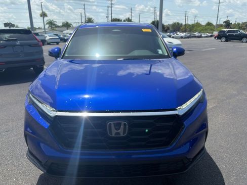 Used 2025 Honda CR-V EX image 2