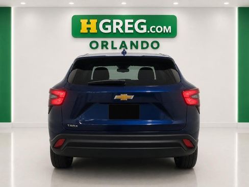 Used 2024 Chevrolet Trax LS w/ Driver Confidence Package FWD image 8