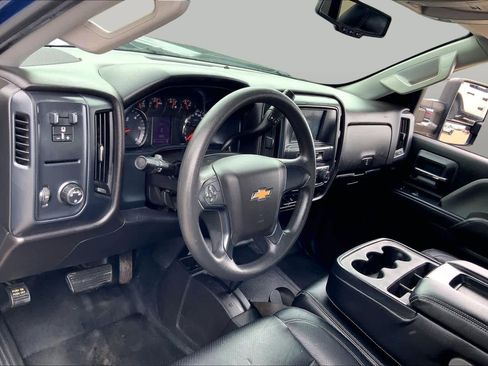 Used 2019 Chevrolet Silverado 2500 W/T AWD/4WD image 17
