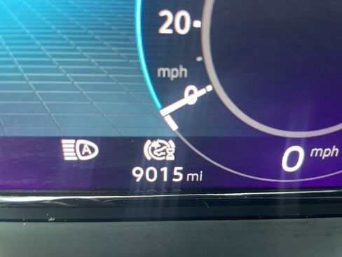 Used 2025 Volkswagen Atlas Cross Sport SE w/ Black Wheel Package image 11