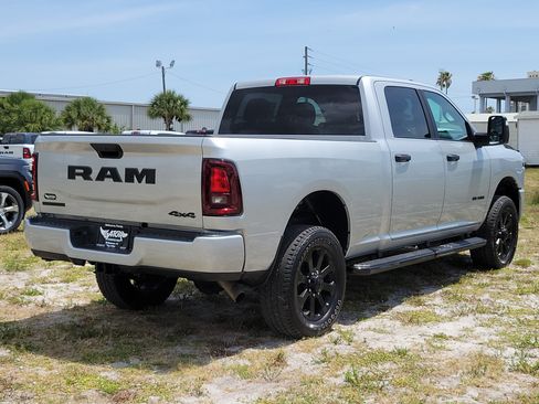 Used 2026 RAM 2500 Big Horn AWD/4WD image 4