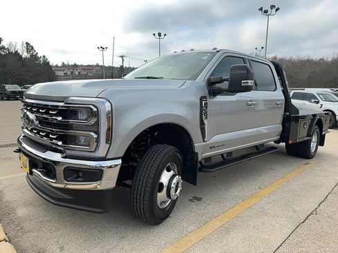 Used 2024 Ford F350 Lariat image 4