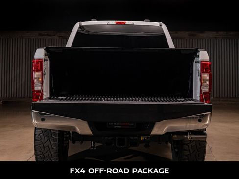 Used 2022 Ford F350 XLT w/ XLT Premium Package AWD/4WD image 8