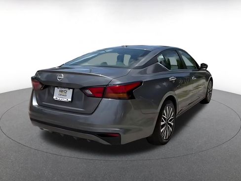 Used 2025 Nissan Altima 2.5 SV FWD image 15