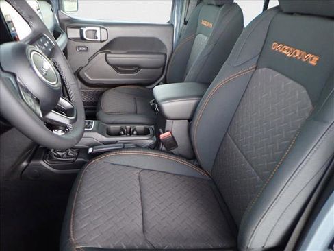 New 2025 Jeep Gladiator Mojave w/ Safety Group image 9