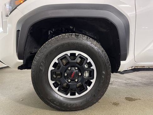 Certified 2025 Toyota Tacoma TRD Off-Road image 11