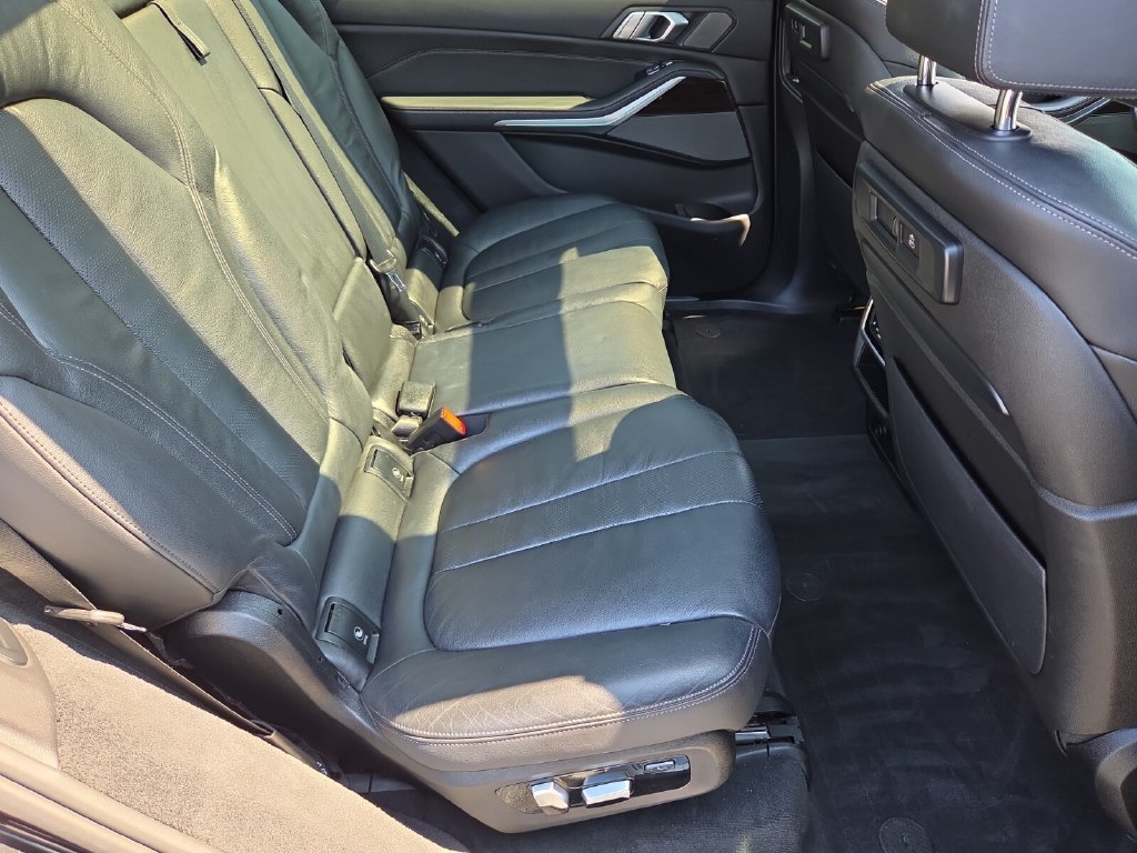 Used 2020 BMW X7 M50i w/ Executive Package AWD/4WD image 17