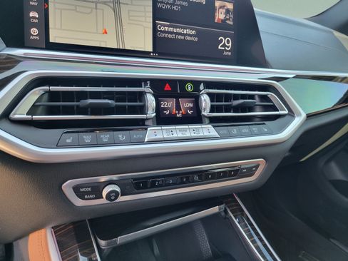 Used 2021 BMW X5 xDrive40i w/ Premium Package 2 AWD/4WD image 18