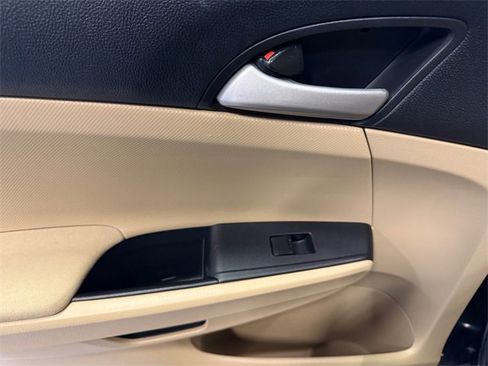 Used 2012 Honda Accord LX image 27