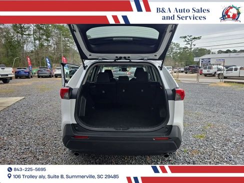 Used 2019 Toyota RAV4 LE FWD image 15