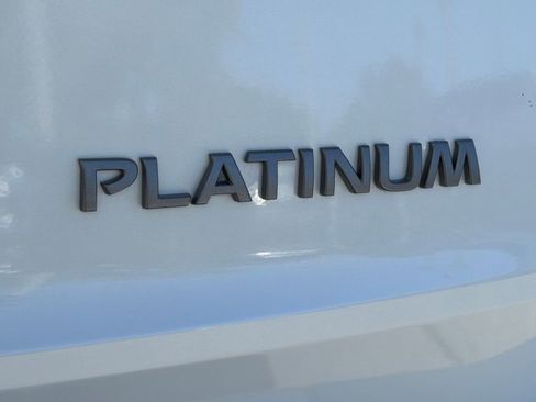 Used 2024 Nissan Rogue Platinum w/ Platinum Premium Package image 11