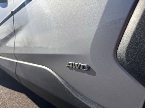 Used 2019 Toyota RAV4 LE image 11