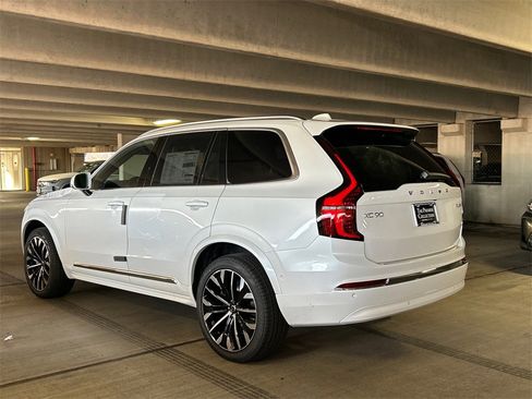 New 2026 Volvo XC90 B6 Plus w/ Protection Package Premier image 4
