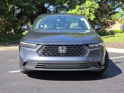 Certified 2023 Honda Accord EX image 15