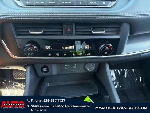 Used 2025 Nissan Rogue SV AWD/4WD image 17