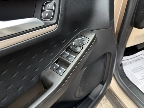 Used 2020 Ford Escape SE FWD image 15