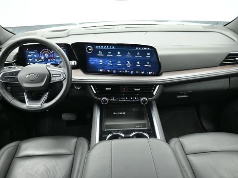 Used 2025 Chevrolet Tahoe Z71 AWD/4WD image 19