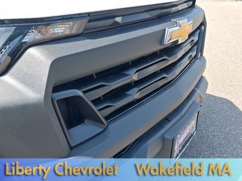Used 2025 Chevrolet Colorado W/T RWD image 5
