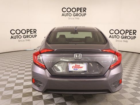 Used 2017 Honda Civic Touring image 22