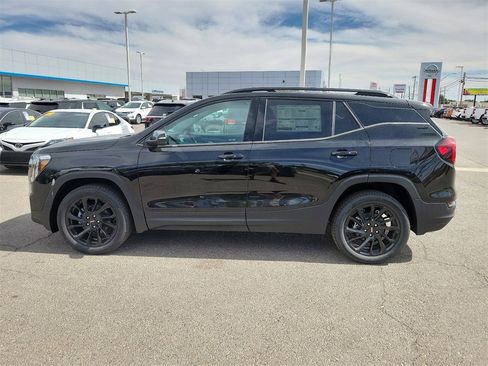 New 2024 GMC Terrain SLT w/ Infotainment Package II image 6