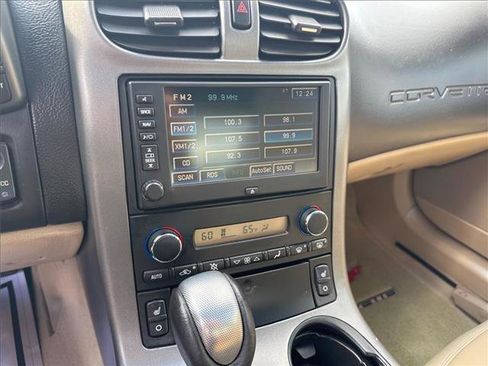 Used 2006 Chevrolet Corvette Coupe w/ Preferred Equipment Group image 19