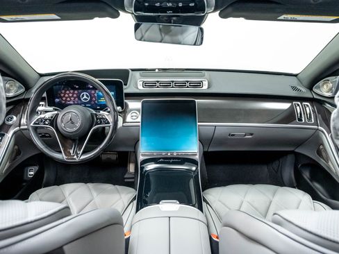 Used 2024 Mercedes-Benz Maybach S 680 4MATIC image 10
