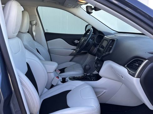 Used 2021 Jeep Cherokee Latitude Plus image 21