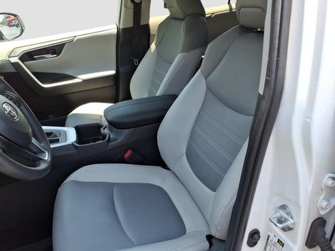 Used 2022 Toyota RAV4 Limited FWD image 17