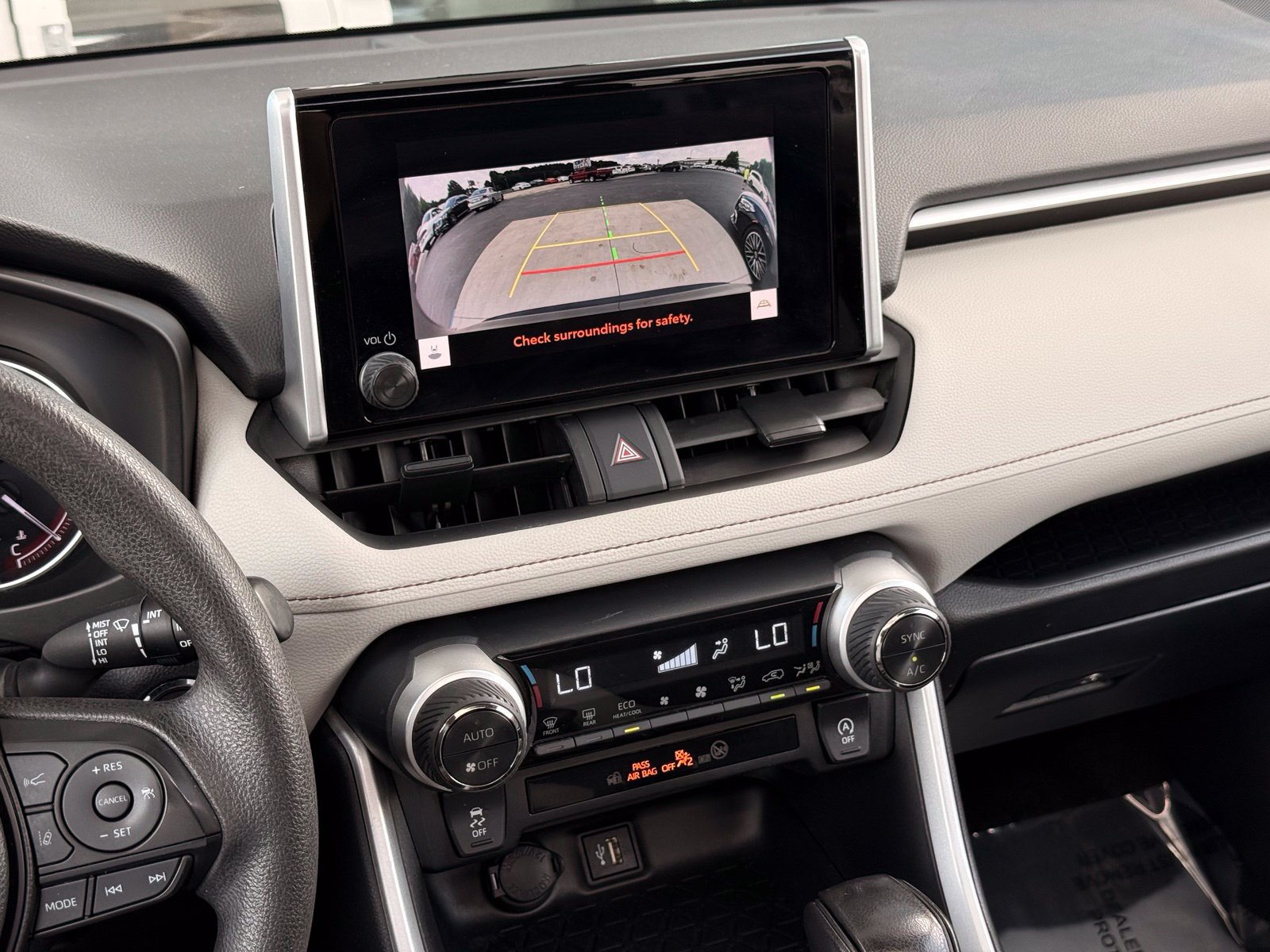 Used 2023 Toyota RAV4 XLE w/ Convenience Package FWD image 32