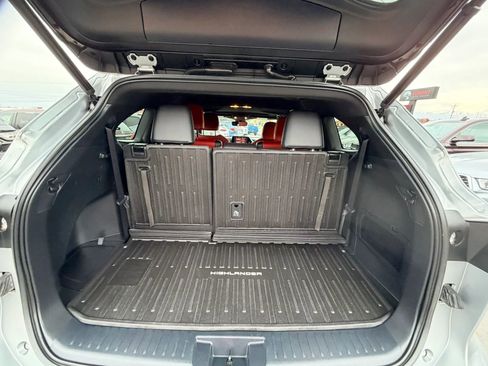 Used 2022 Toyota Highlander XSE image 28