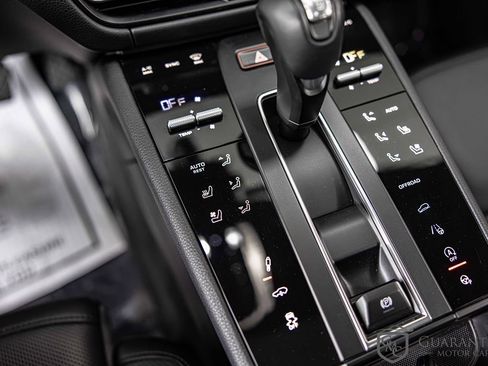 Used 2024 Porsche Macan S AWD/4WD image 29