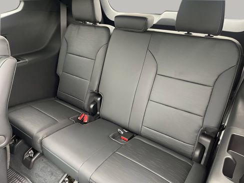 New 2025 Buick Enclave Sport Touring w/ Super Cruise Package image 17